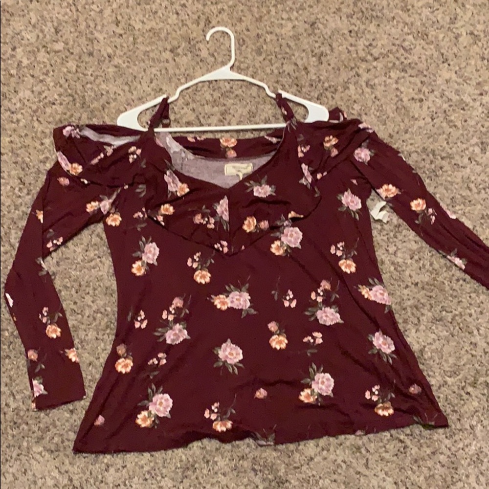 Flower print open shoulder long sleeve